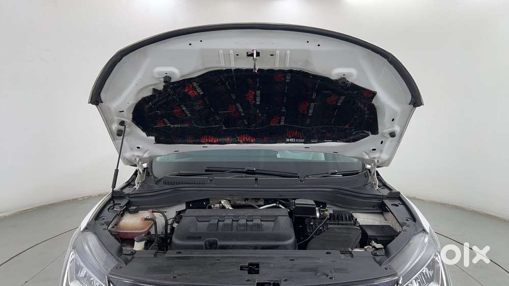 Mahindra Xuv700 2.2 Ax 7 Diesel At Luxury Pack Str, 2024, Diesel