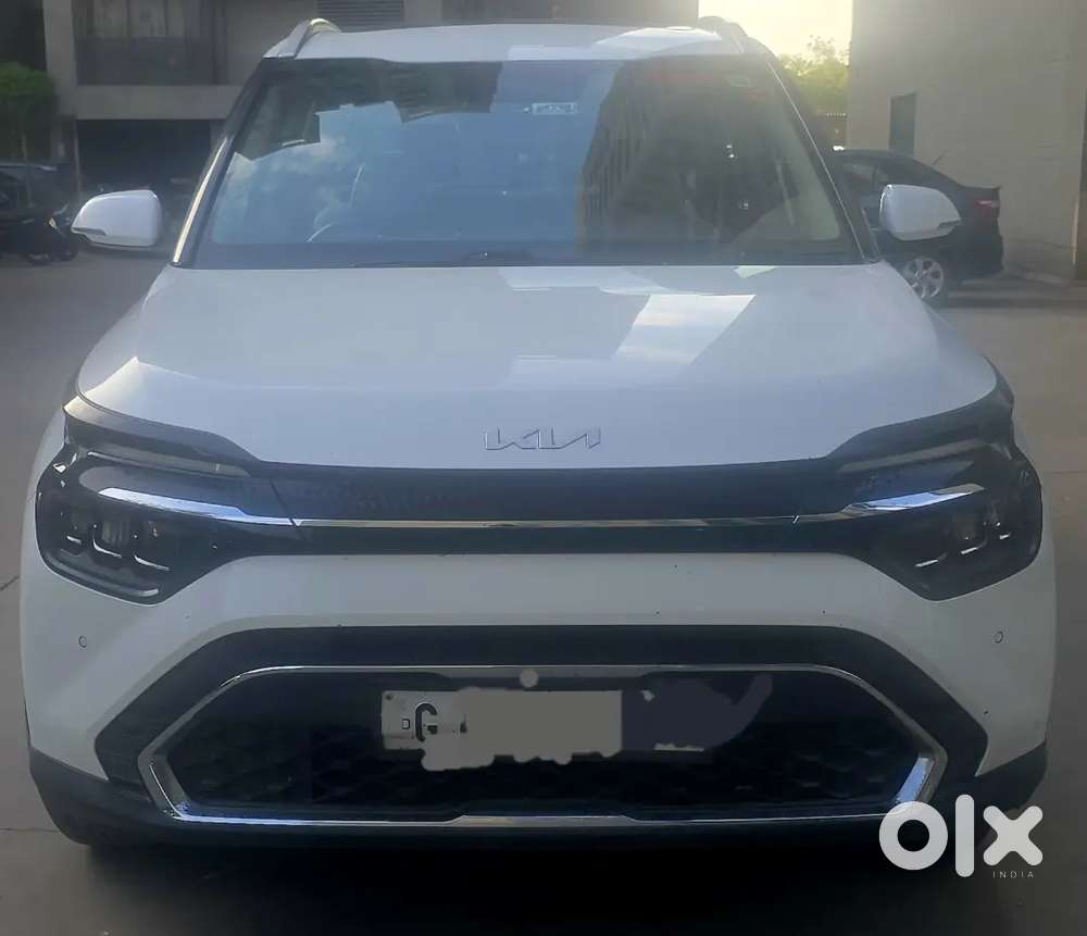 Kia Carens 2022 Petrol 25000 Km Driven
