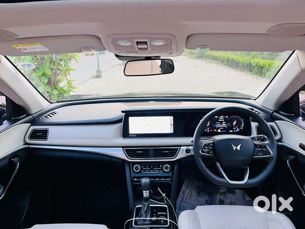 Mahindra Xuv700 2.2 Ax 7 Diesel At Luxury Pack Str, 2024, Diesel