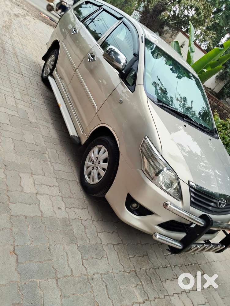 Toyota Innova 2.5 G (diesel) 8 Seater, 2012, Diesel