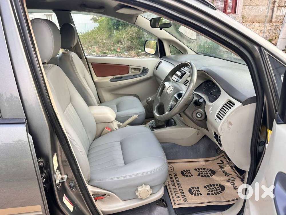 Toyota Innova 2.5 G (diesel) 8 Seater, 2013, Diesel