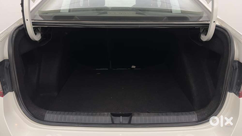 Skoda Slavia Style 1.5l Tsi Dsg, 2022, Petrol