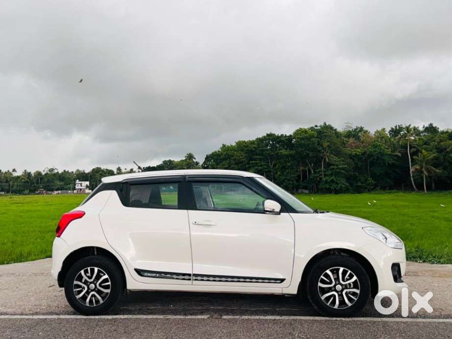 Maruti Suzuki Swift 1.2 Vxi (o), 2022, Petrol