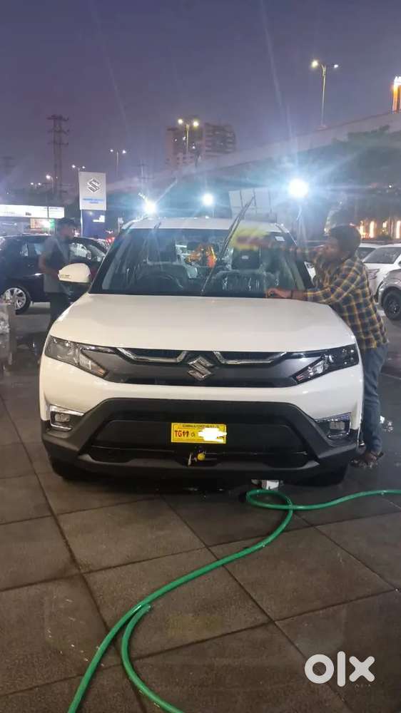Maruti Suzuki Brezza 2025 Petrol 5062 Km Driven
