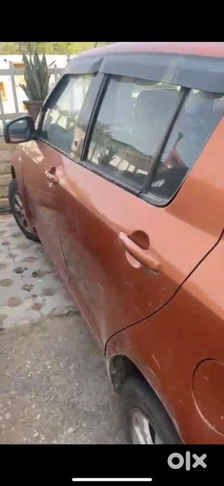Maruti Suzuki Swift 2005 Lpg 60000 Km Driven