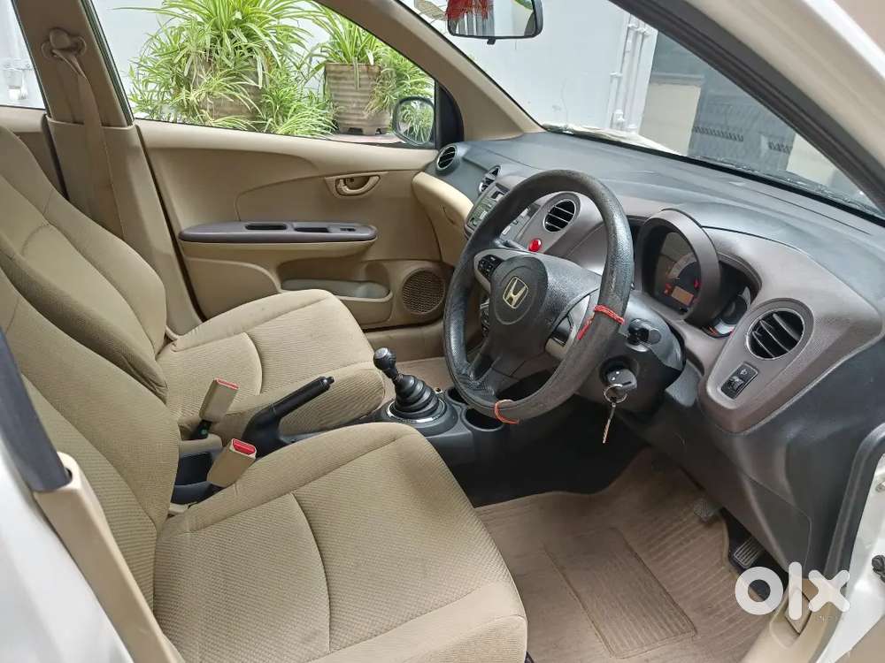 Honda Brio 2013 Petrol White