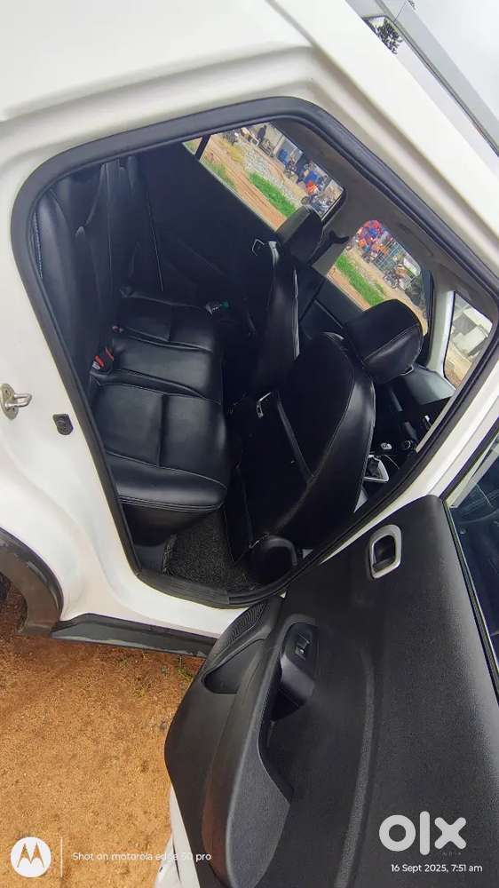 Hyundai Venue 2021 Diesel Well Maintained