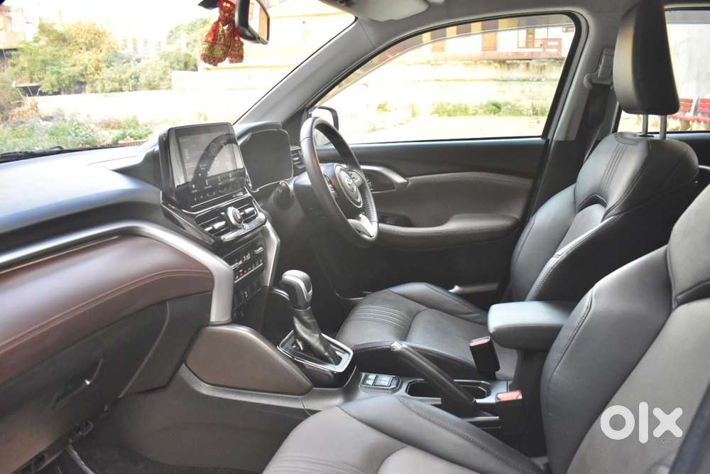 Toyota Urban Cruiser Hyryder 1.5 V Hybrid, 2023, Petrol