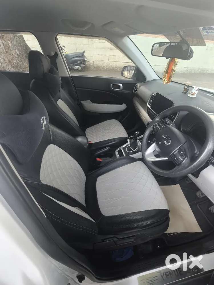 Hyundai Venue Se Petrol Manual 2024