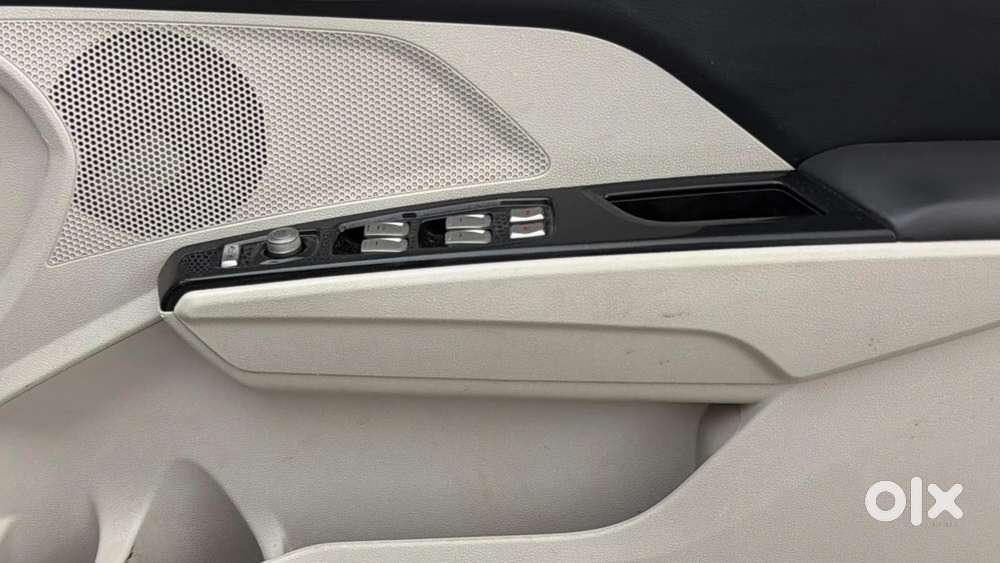 Mahindra Xuv300 W8 Option, 2019, Petrol