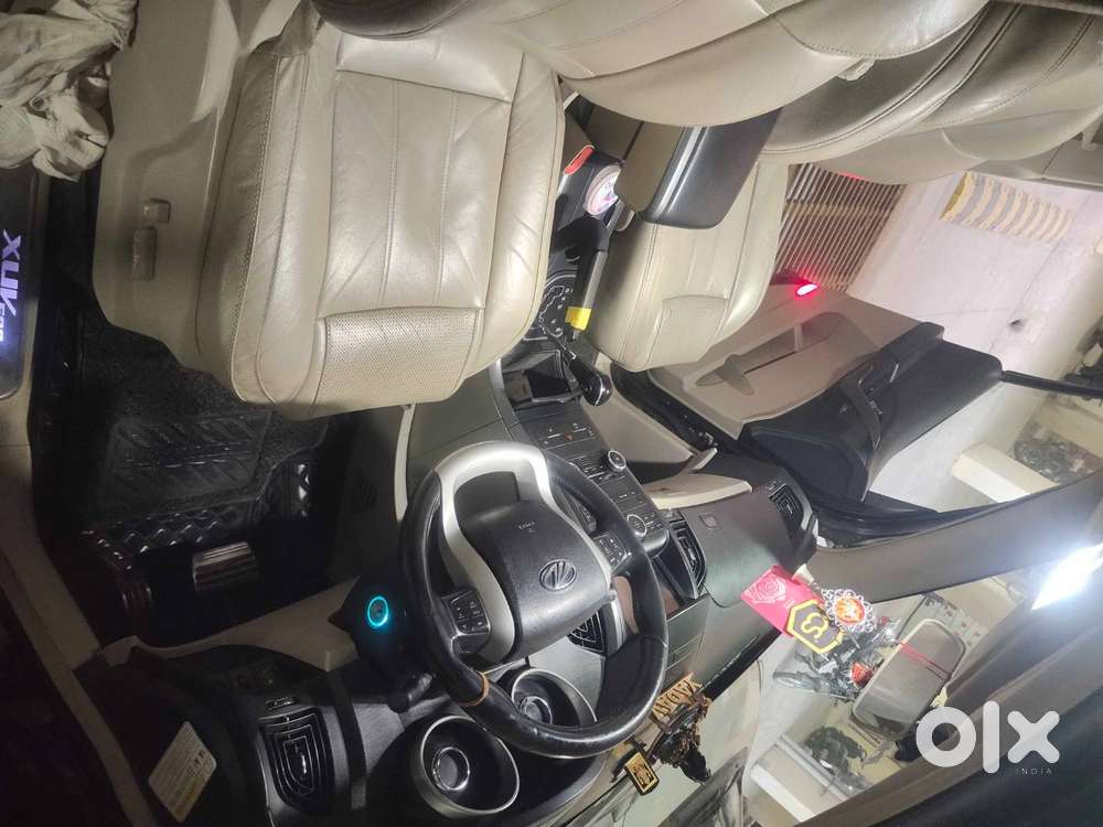 Xuv 500 W10 At , Black Beast
