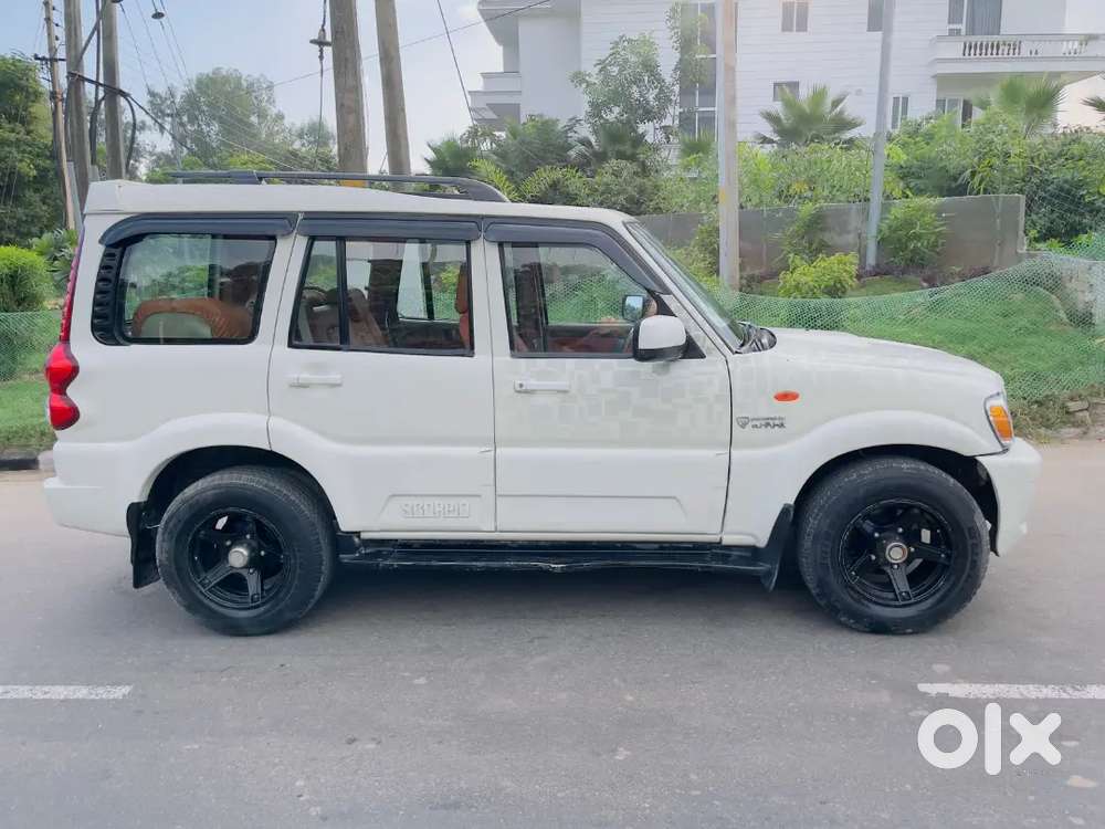 Mahindra Scorpio 2013 Diesel Well Maintained