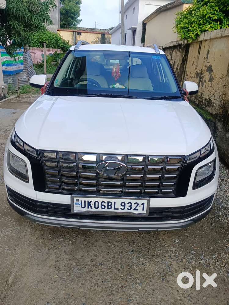 Hyundai Venue Petrol Manual 2025