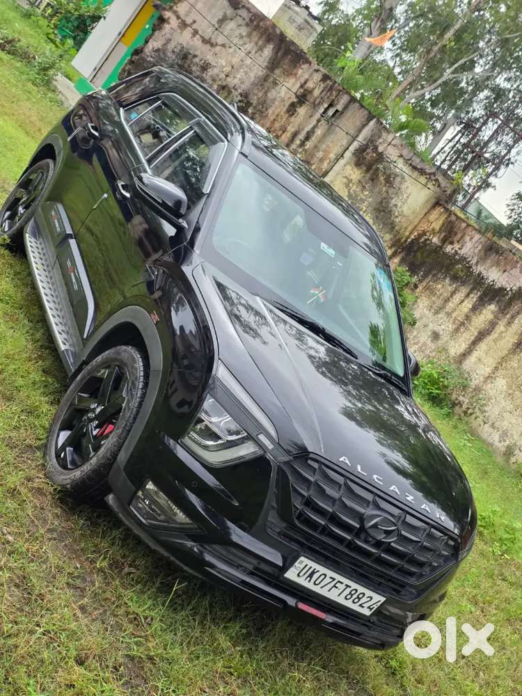 Hyundai Alcazar  Signature (o) Seater 
Petrol 
Automatic Top