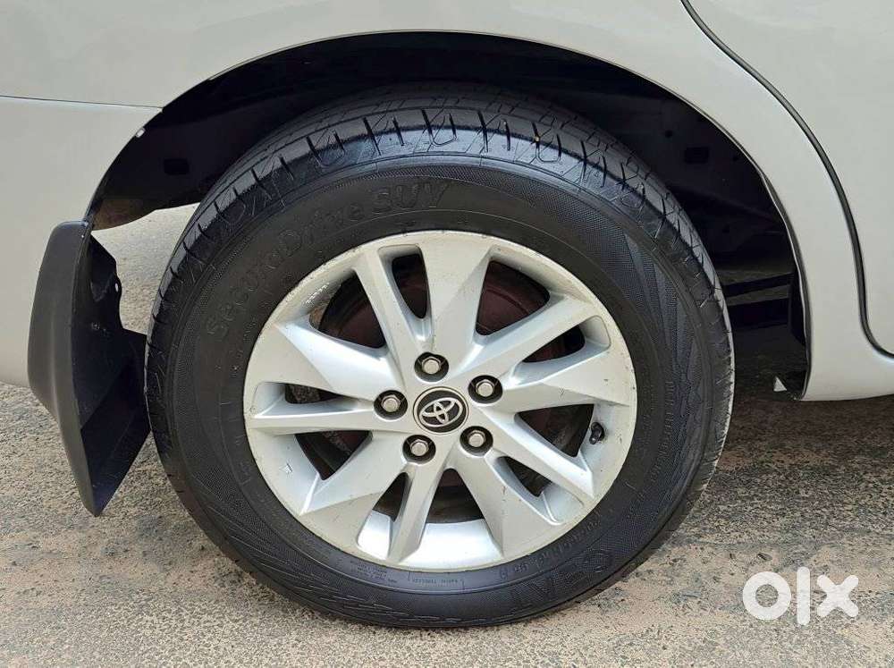Toyota Innova Crysta 2.8 Zx At 7 Seater, 2017, Diesel