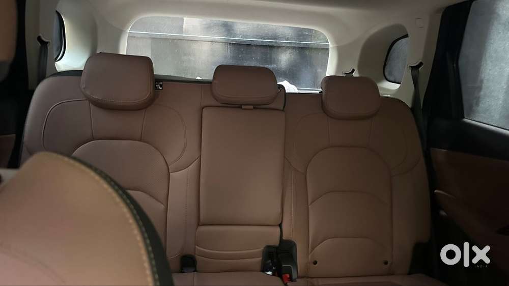 Mg Hector Plus Sharp Pro Cvt (2023) - Great Condition