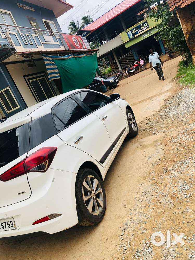 Hyundai I20 2016 Petrol 130000 Km Driven