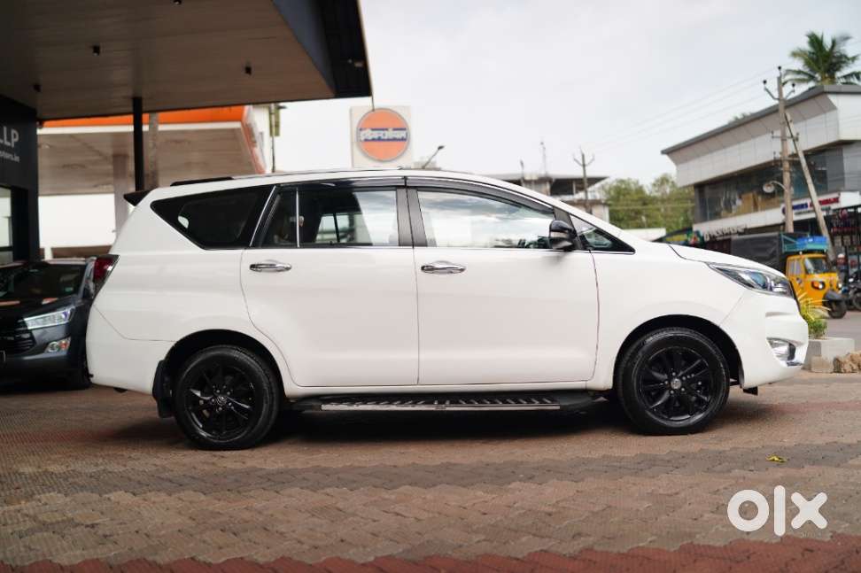 Toyota Innova Crysta 2.8z Automatic, 2017, Diesel