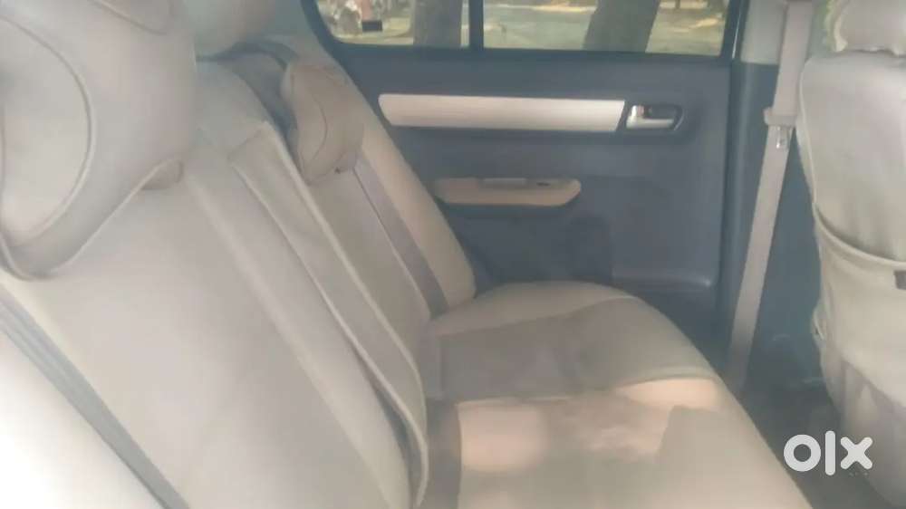 Maruti Suzuki Swift Dzire 2011