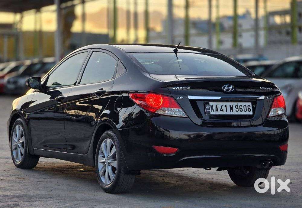 Hyundai Fluidic Verna 1.6 Vtvt Sx, 2011, Petrol