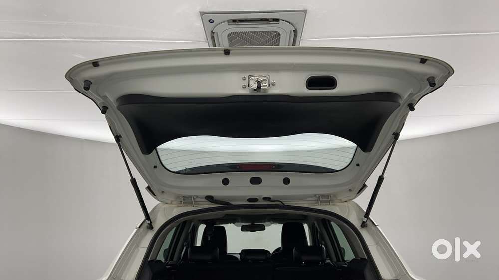 Maruti Suzuki Grand Vitara 1.5 Alpha Plus Intelligent Hybrid Ecvt, 2..