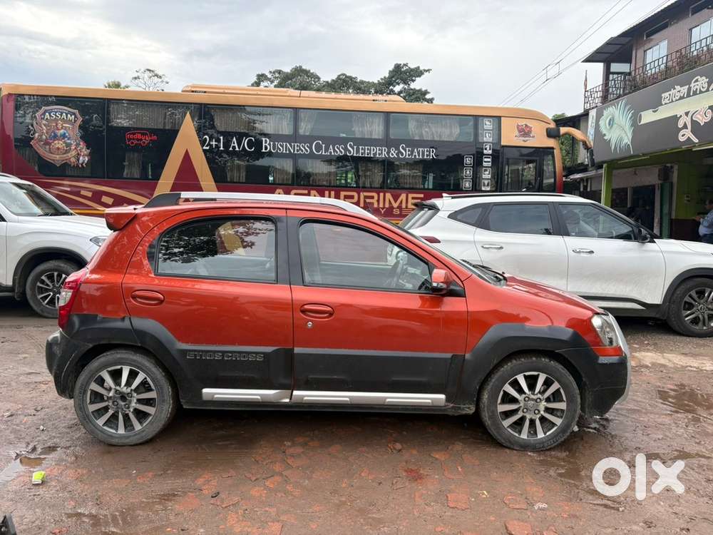 Toyota Etios Cross 2015