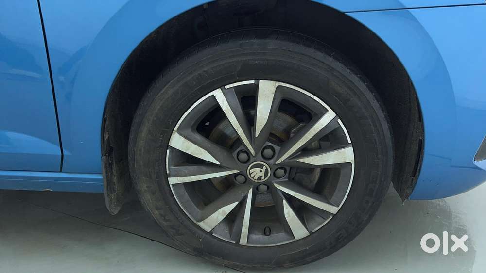 Skoda Slavia Style 1.0l Tsi At, 2022, Petrol