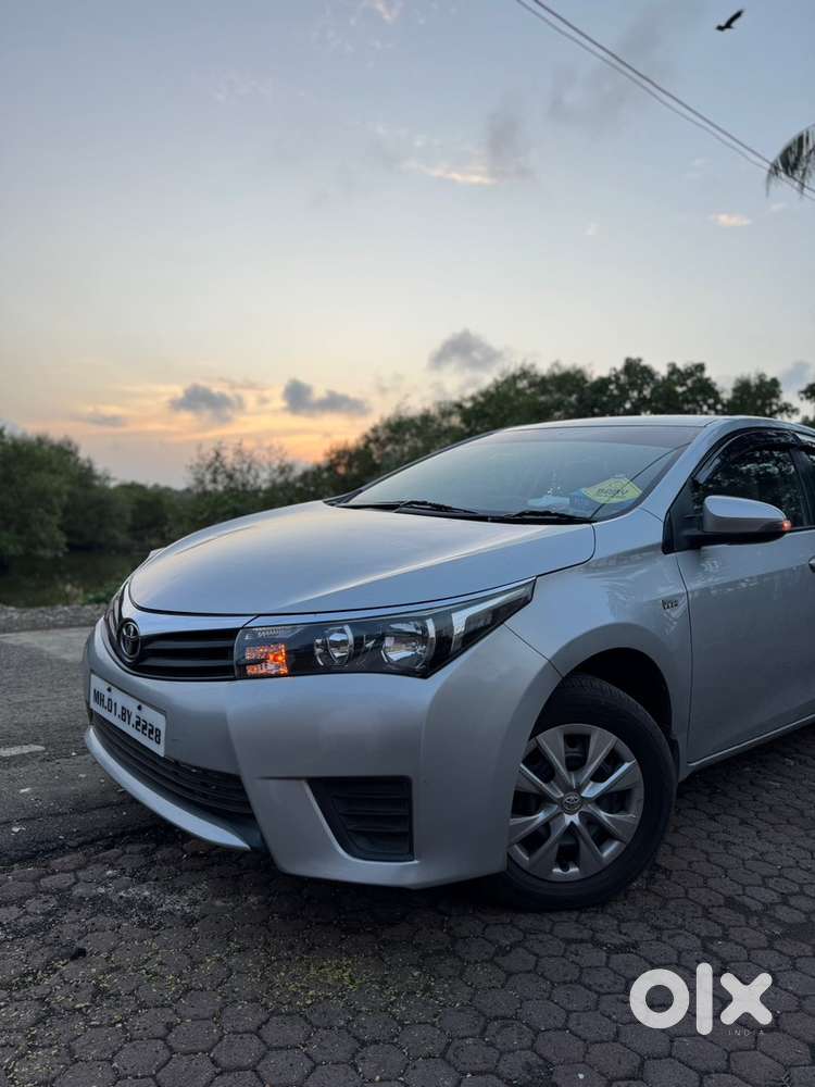 Toyota Corolla Altis 2015 Petrol Manual