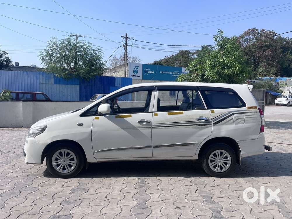 Toyota Innova 2.5 G (diesel) 8 Seater, 2016, Diesel