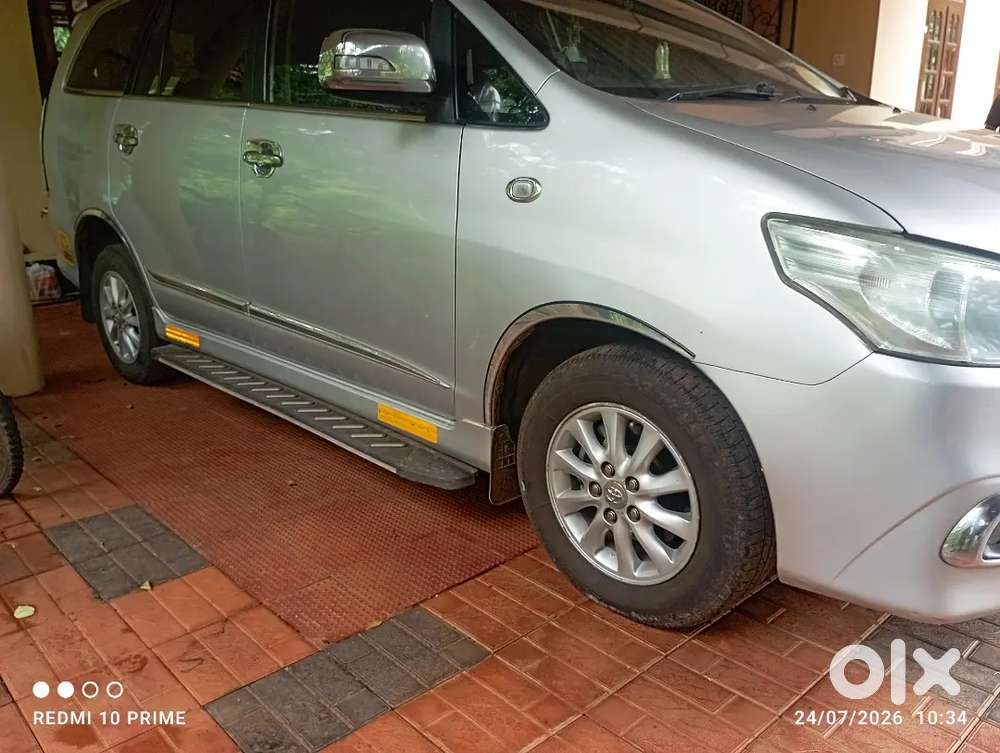 Toyota Innova 2014 Dicember Model Diesel Manual 285000 Km Driven