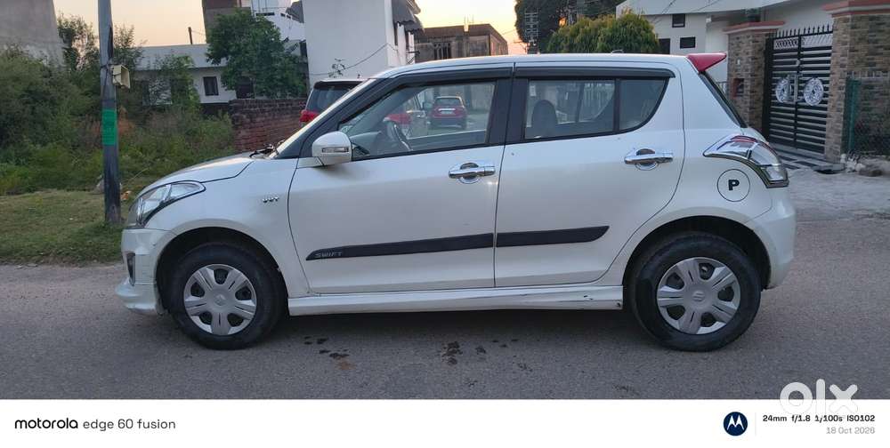 Maruti Suzuki Swift Vxi 1.2 Abs Bs-iv, 2016, Petrol
