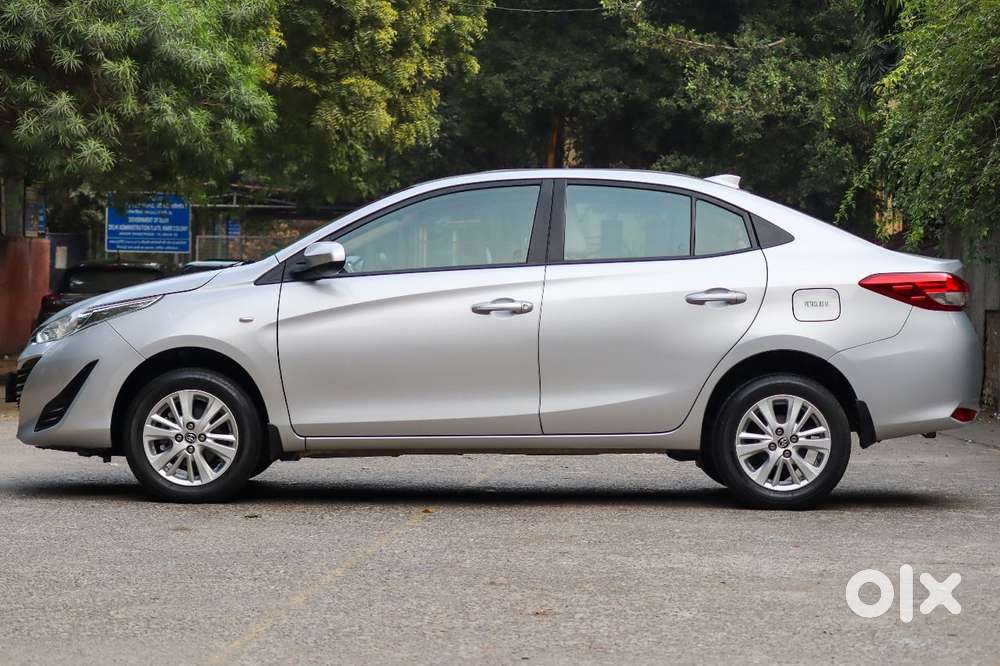 Toyota Yaris J Cvt, 2020, Petrol