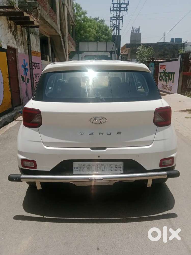 Hyundai Venue 2020 Petrol Well Maintained