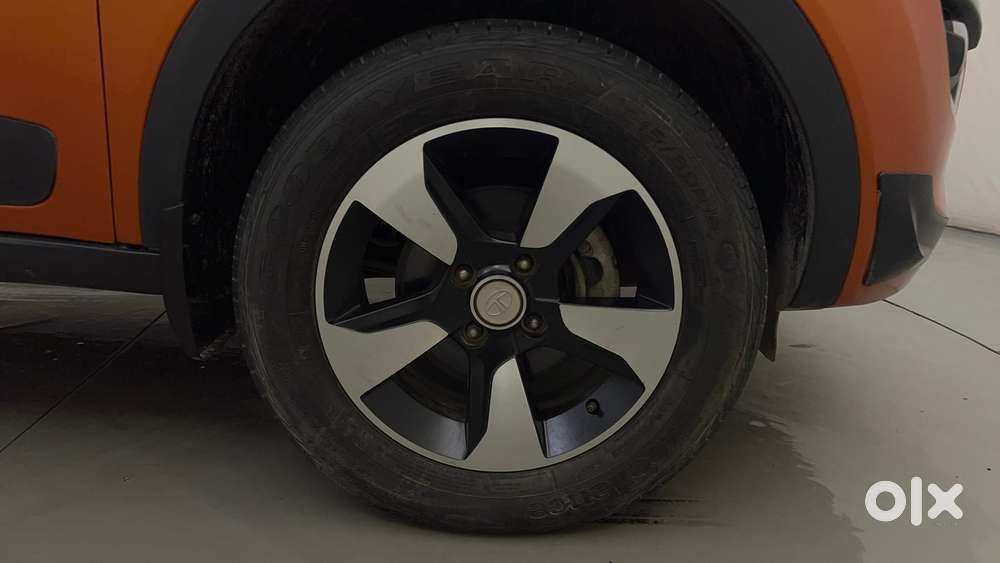 Tata Nexon 1.2 Revotron Xza Plus (l), 2019, Petrol