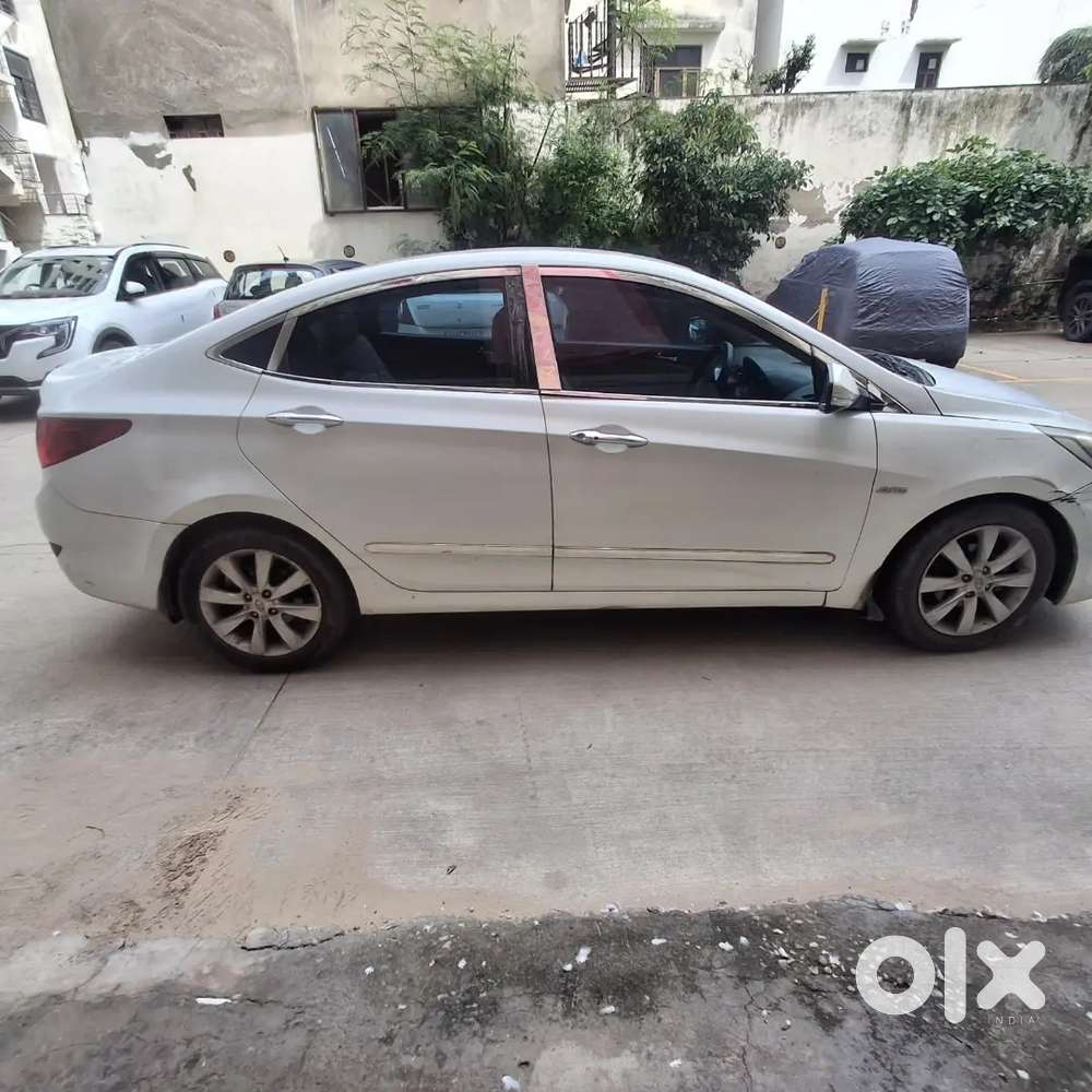 Hyundai Fluidic Verna 2012