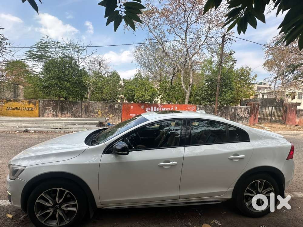Volvo S60 Cross Country 2017 Diesel Well Maintained