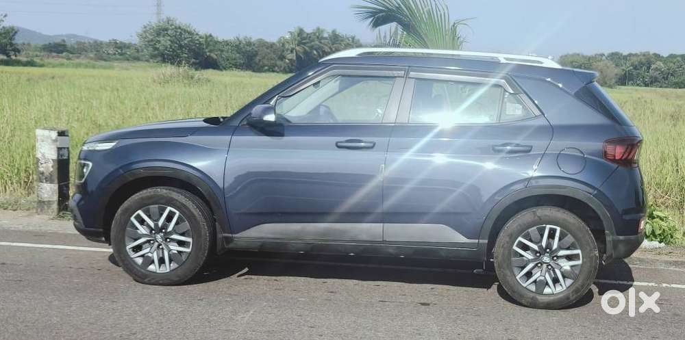 Hyundai Venue Sx (o) Mt 1.5 Diesel, 2022, Diesel
