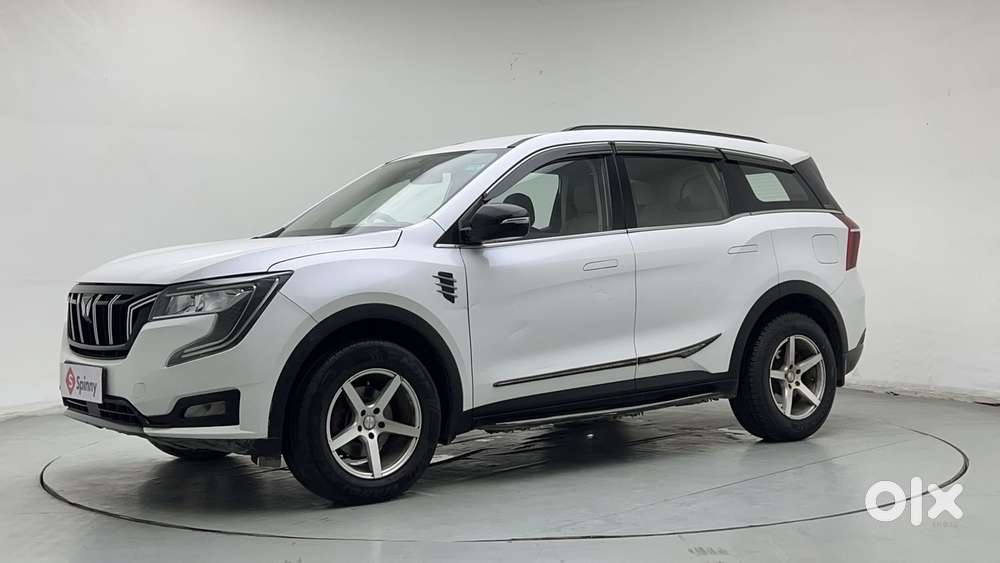 Mahindra Xuv700 2.0 Ax 3 Petrol Mt 5 Str, 2022, Petrol