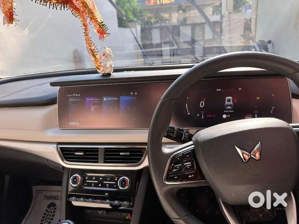 Mahindra Xuv700 2024 Diesel Well Maintained