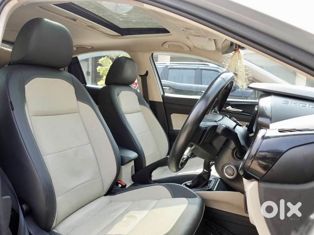 Skoda Slavia 1.0 Tsi Style, 2022, Petrol