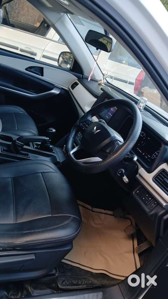 Mahindra Xuv700 2022 Diesel Well Maintained