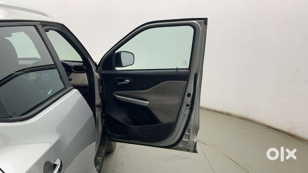 Nissan Magnite 1.0 Xv, 2021, Petrol