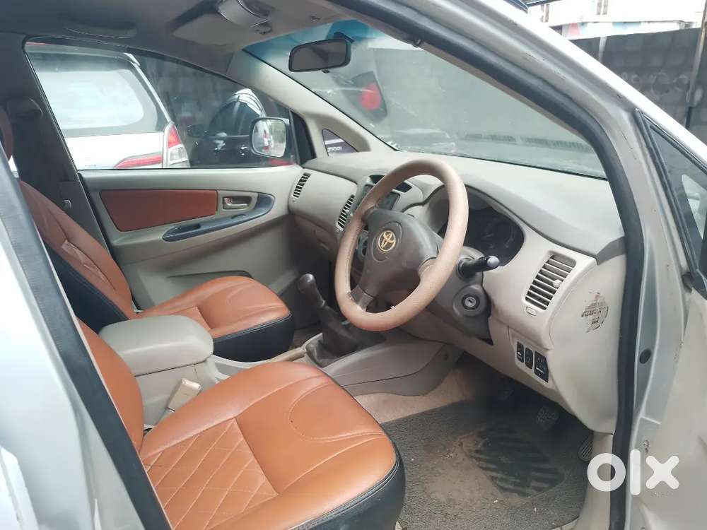 Toyota Innova 2010