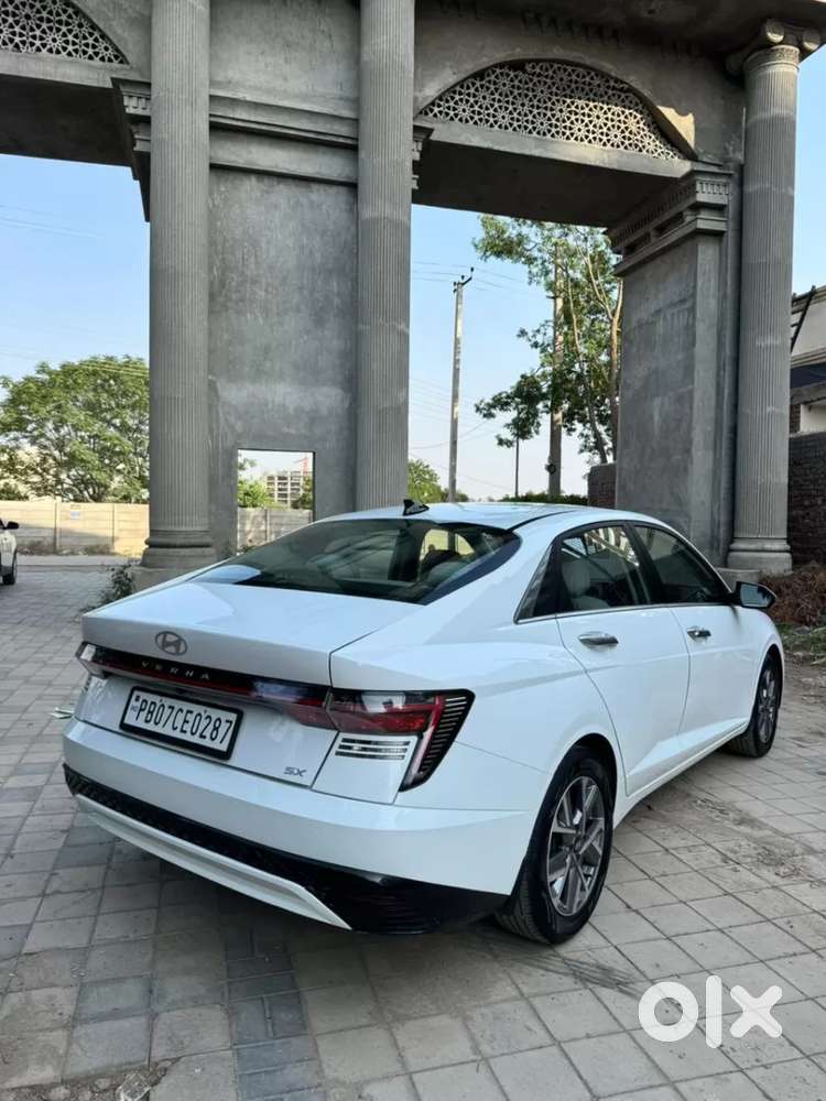 Hyundai Verna 1.5 Sx Petrol Mt, 2023, Petrol