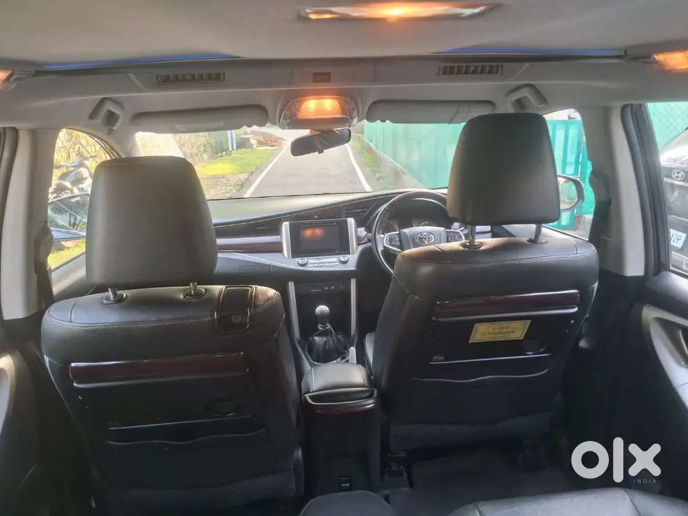 Toyota Innova Crysta 2017 Diesel Manual 115000 Km