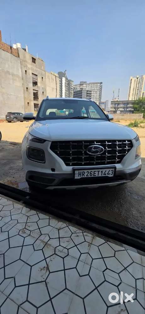 Hyundai Venue 2022 Cng & Hybrids 72000 Km Driven