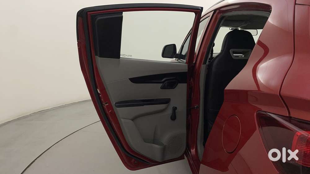 Mahindra Kuv 100 Mahindra-kuv-100-g80-k2-plus, 2016, Petrol