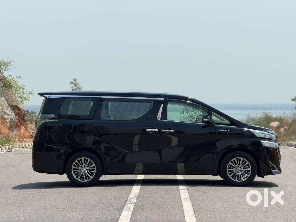 Toyota Vellfire Vip – Executive Lounge, 2023, Petrol