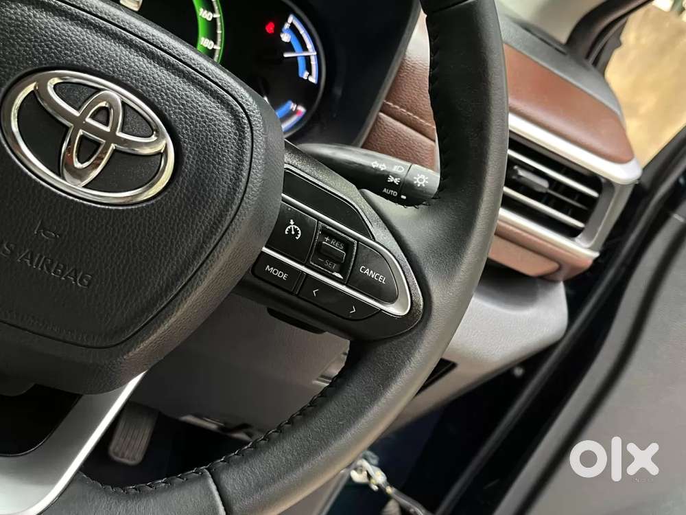 Toyota Innova Hycross 2.0 Vx Hybrid 7 Str, 2025, Petrol