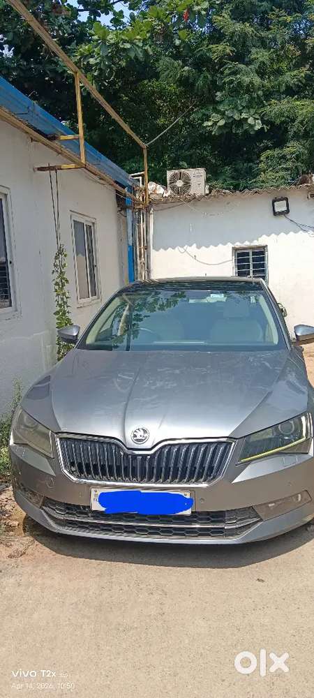 Skoda Superb 2017 Diesel 137780 Km Driven